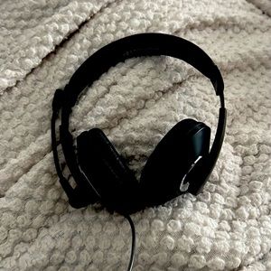 ~Black Work Headphones~